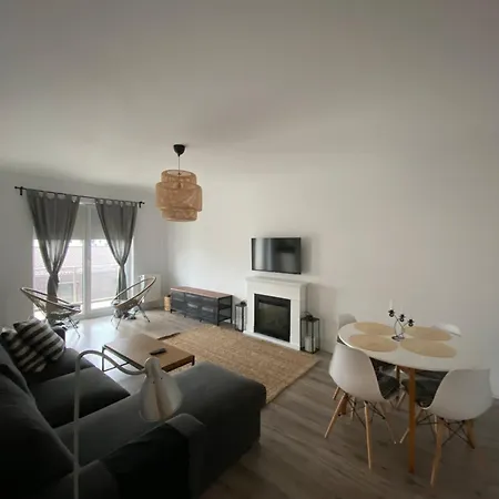 Cozy Place To Remember - With Fireplace & Netflix *