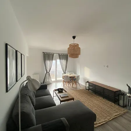 Cozy Place To Remember - With Fireplace & Netflix