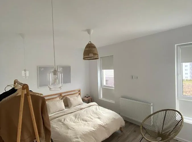 Cozy Place To Remember - With Fireplace & Netflix Apartment