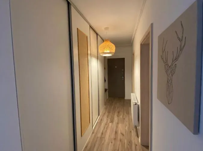 Cozy Place To Remember - With Fireplace & Netflix Apartment